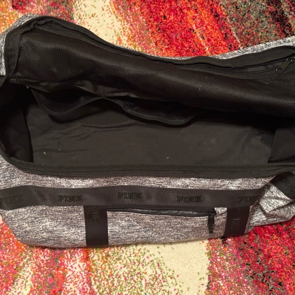 Pink Victoria Secret Large Overnight Bag - Picture 4 of 5